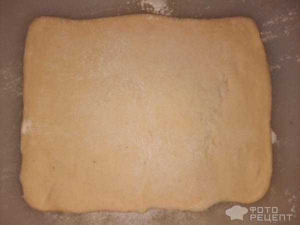 Рецепт: Сосисочки в слоенном тесте в духовке - с сыром внутри