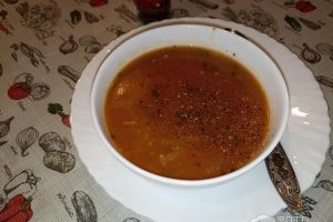 Рецепт: Харчо на говядине — грузинская кухня. Очень вкусный, невероятно ароматный, но простой в приготовлении супец!